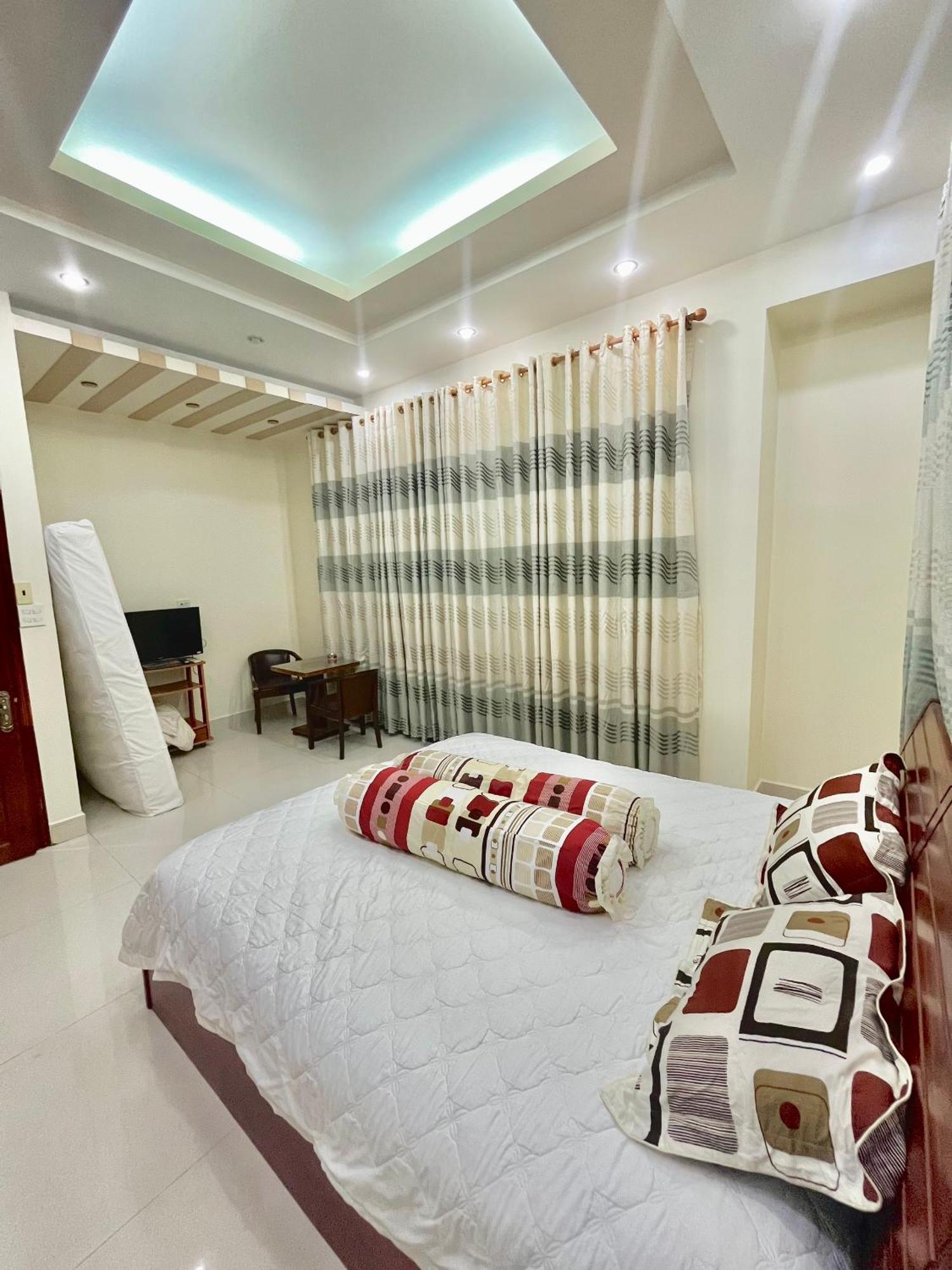 Cherry Homestay - Hoang De Motel Чау Док Екстериор снимка