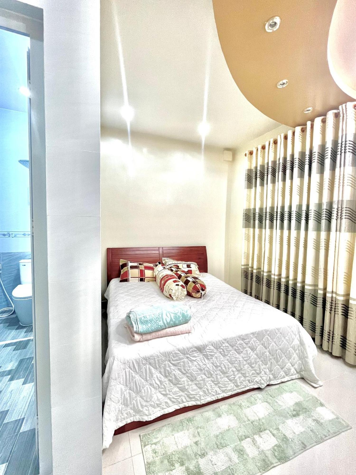 Cherry Homestay - Hoang De Motel Чау Док Екстериор снимка