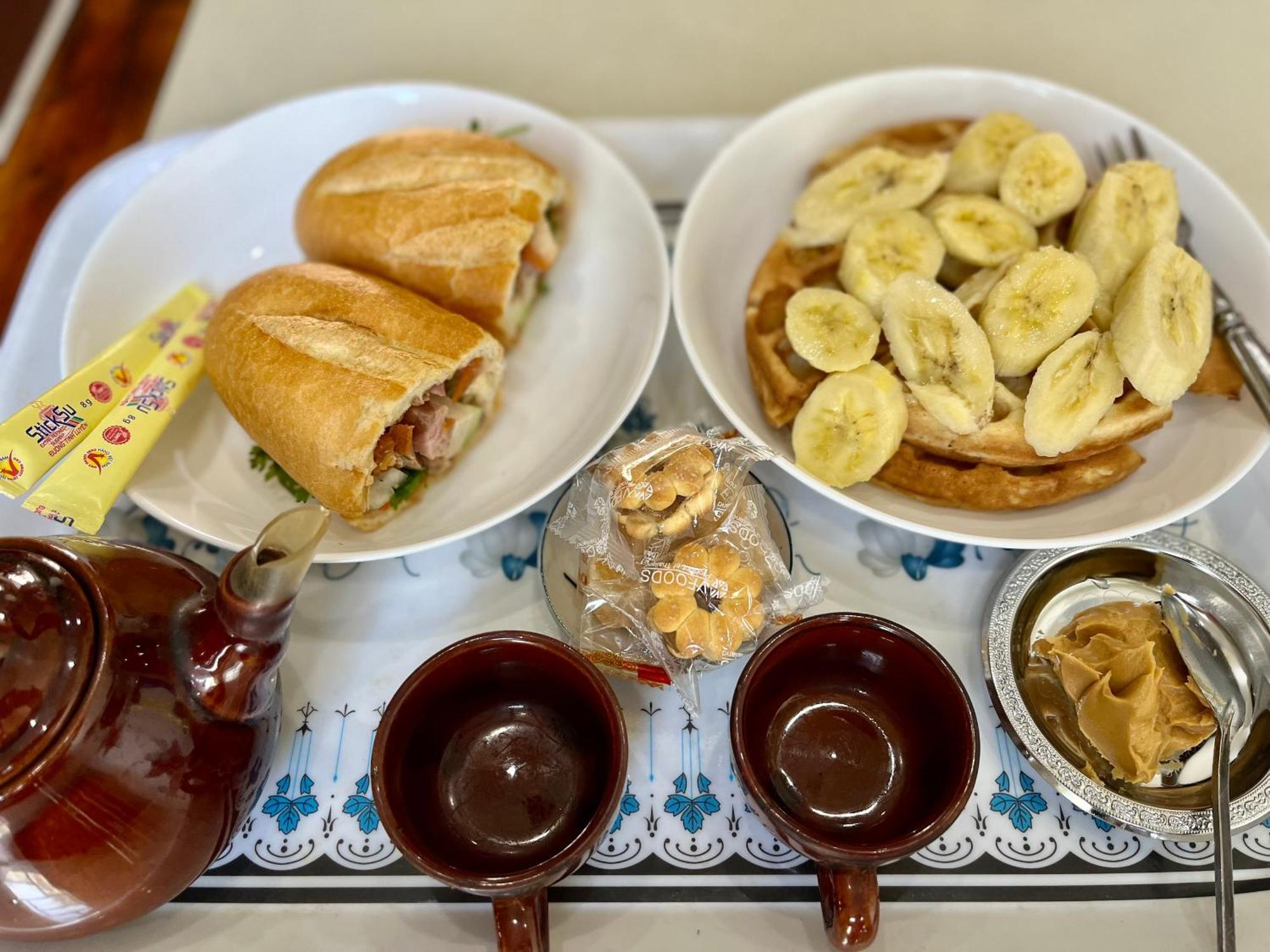 Cherry Homestay - Hoang De Motel Чау Док Екстериор снимка